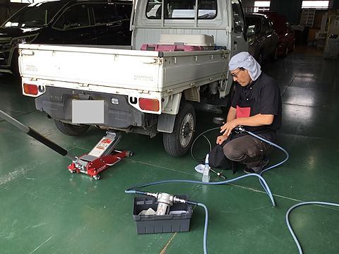 スバル サンバ軽トラにエアーグー充填